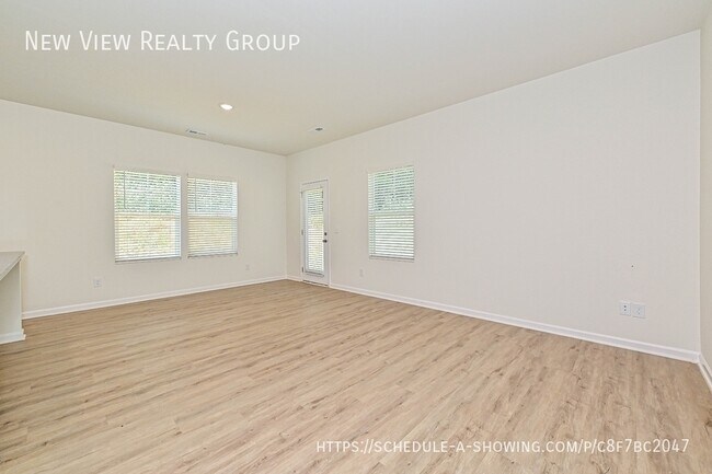 Building Photo - 1725 E Cloaninger Ave