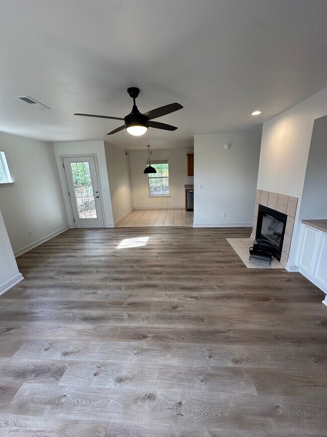 Foto del edificio - 3127 N Kensington Ct