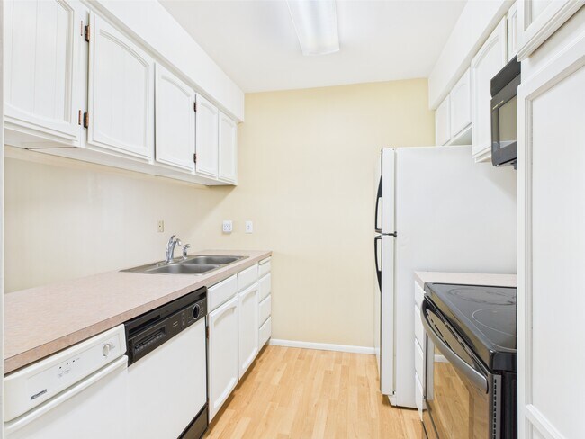 Foto del edificio - 114 Hickory Dr