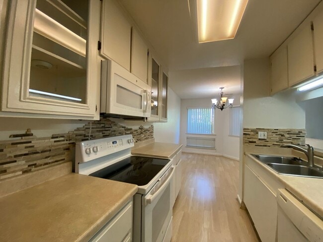 Building Photo - Available Now! Spacious 2 Bed, 2 Bath in t...