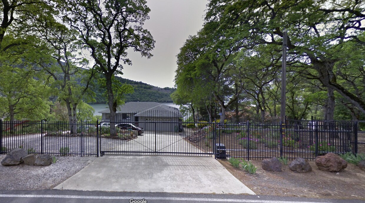 Foto principal - 2155 Westlake Dr