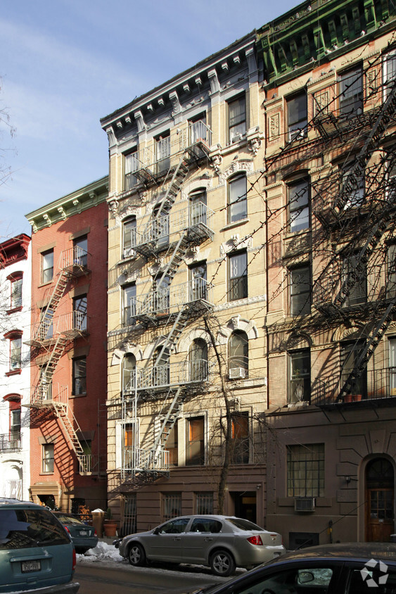 Foto principal - 53 E 7th St