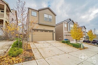 Building Photo - 3307 NE 43rd Pl