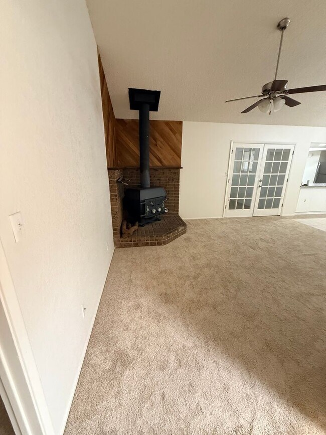 Foto del edificio - 525 Duchess Dr