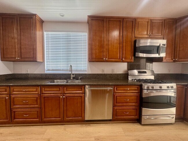 Foto del edificio - Charming 4 Bedroom in Woodland Hills