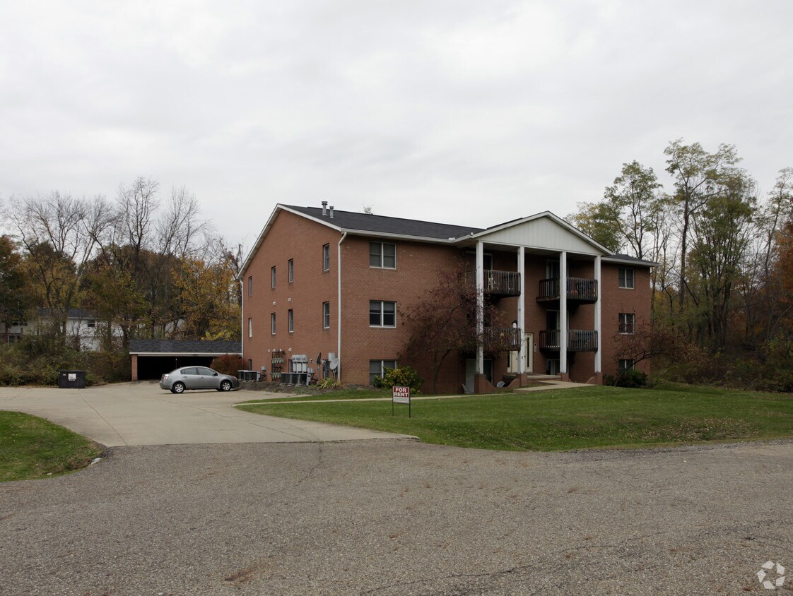 Primary Photo - 8695 Rosewood Ave NW