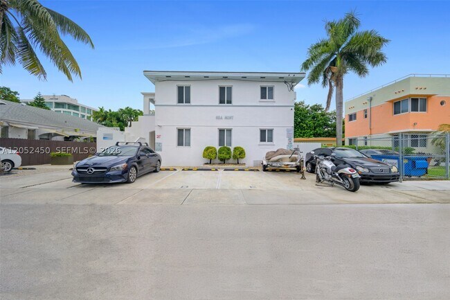 Foto del edificio - 550 NE 82nd St