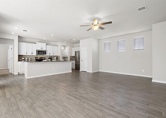 Kitchen and living room - 3017 Settlement Dr