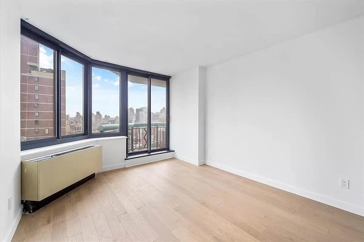 Foto principal - 303 E 60th St