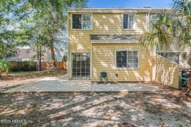 Foto del edificio - 330 Sunrise Cir