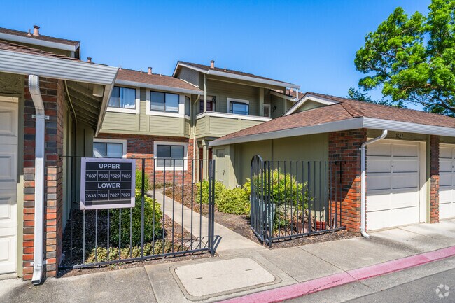 Foto del edificio - 7629 Arbor Creek Cir