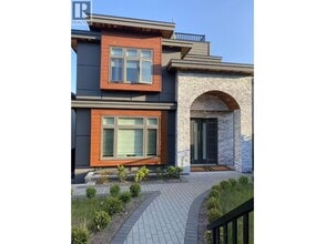 Building Photo - 3254 E 6th Ave