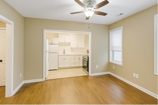 Building Photo - 2929 Garland Ave