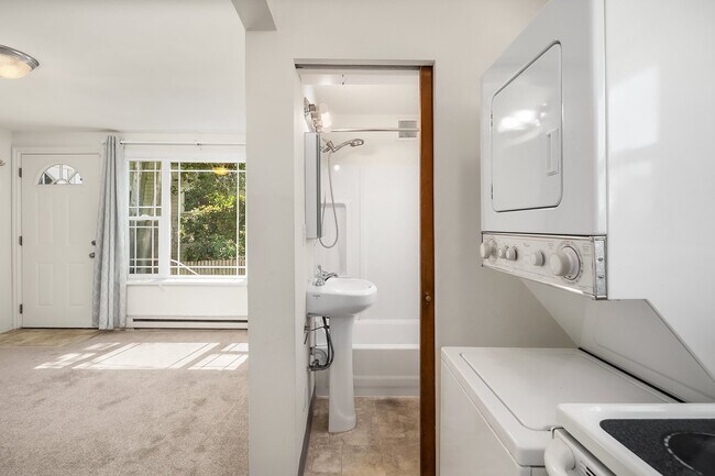 Foto del edificio - 5444 Kirkwood Pl N