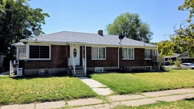 Building Photo - 911 22nd St