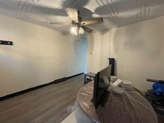 Building Photo - 2/3 Bedroom House Near Drexel With Private...
