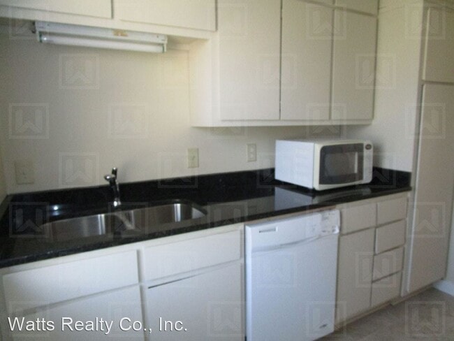 Building Photo - 2 br, 1 bath House - 107 D Fox Hall Road
