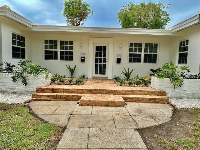 Foto del edificio - 3801 Ponce de Leon Blvd