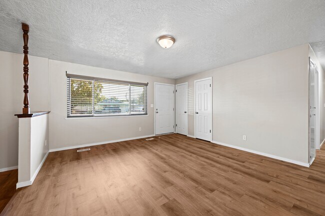 Foto del edificio - 309 W Maple Ave