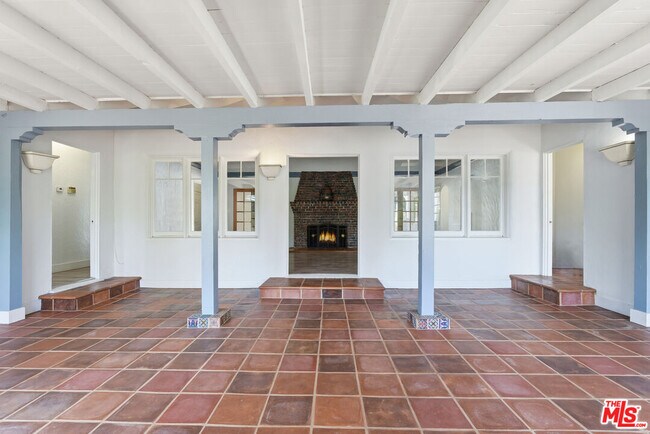 Building Photo - 10440 Johanna Ave