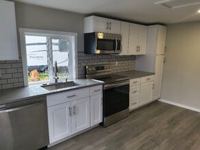 Building Photo - 9035 SE Division St