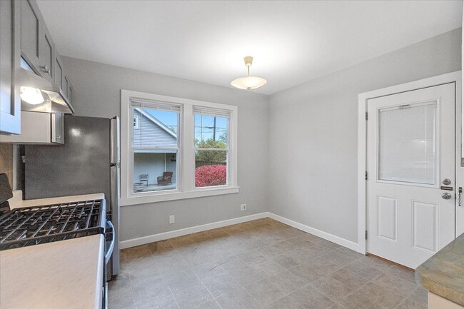 Foto del edificio - 3652 N Nora Ave