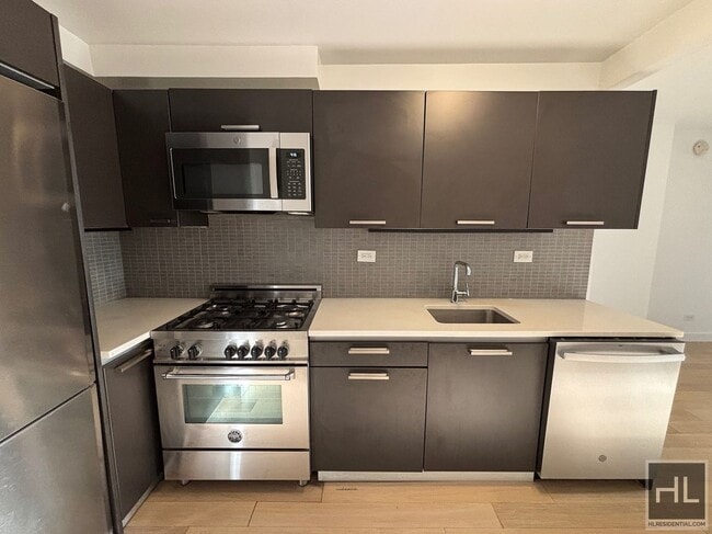 Building Photo - East 39th Street