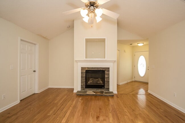 Building Photo - 40 Belltree Cir