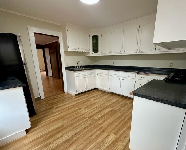 Building Photo - 73 Durant St