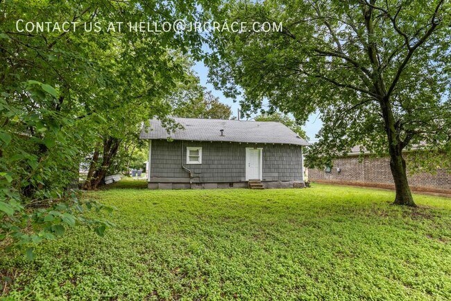 Building Photo - 1225 Texas St