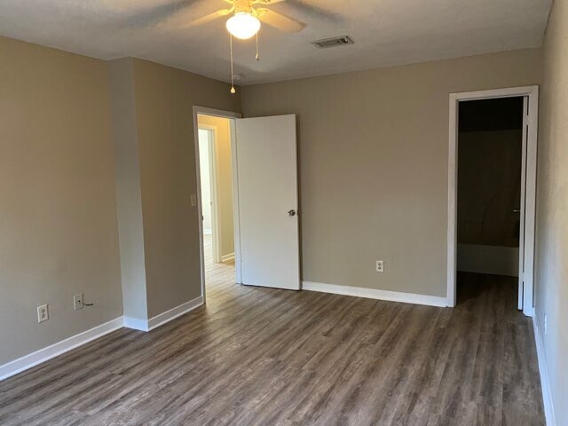 Foto del edificio - Thousand Oaks Duplex