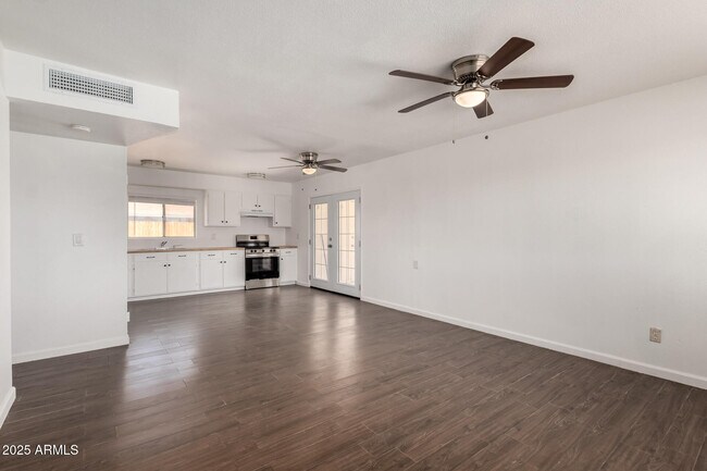 Foto del edificio - 4636 W Mission Ln