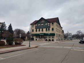 Building Photo - 204 W Main St
