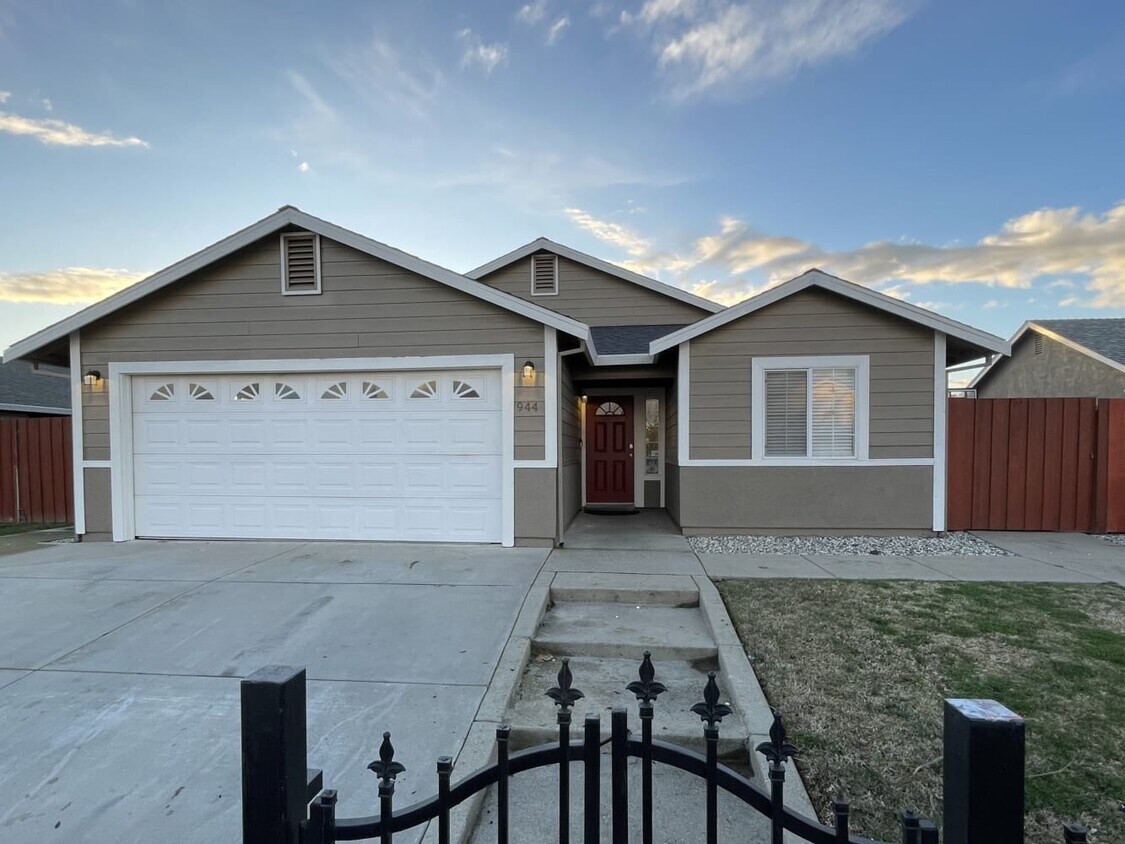944 Beaver Park Way House Rental in Galt, CA