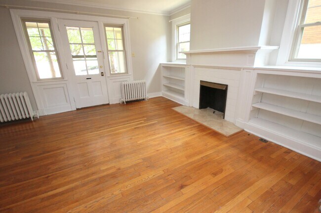 Building Photo - 1454 Barnsdale St