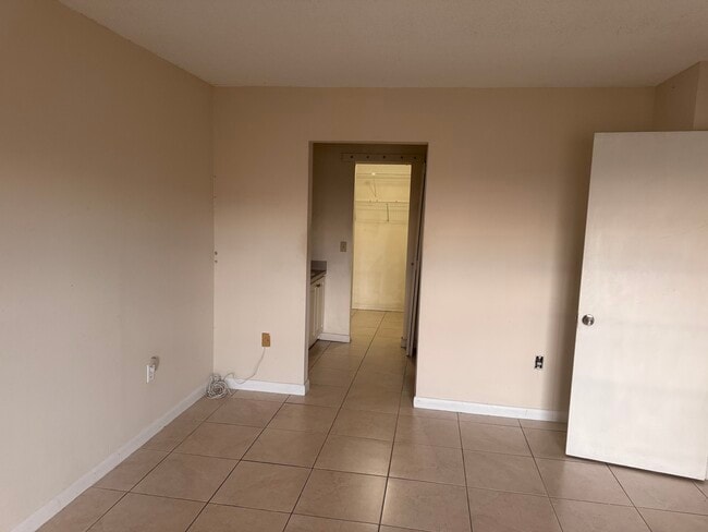 Building Photo - 13870 SW 62nd St