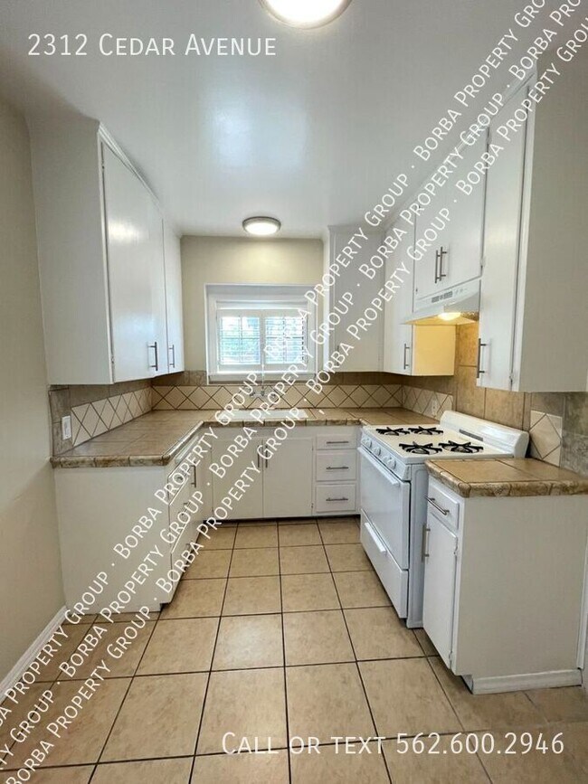 Foto del edificio - 2312 Cedar Ave