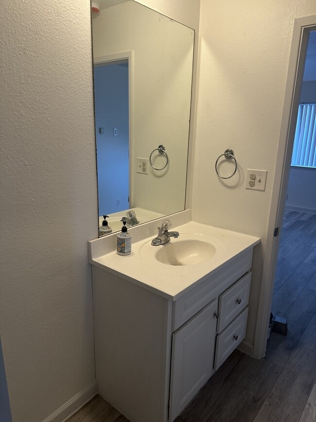 Building Photo - 2810 H St