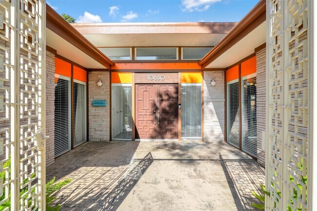 Foto del edificio - 10630 Olympia Dr