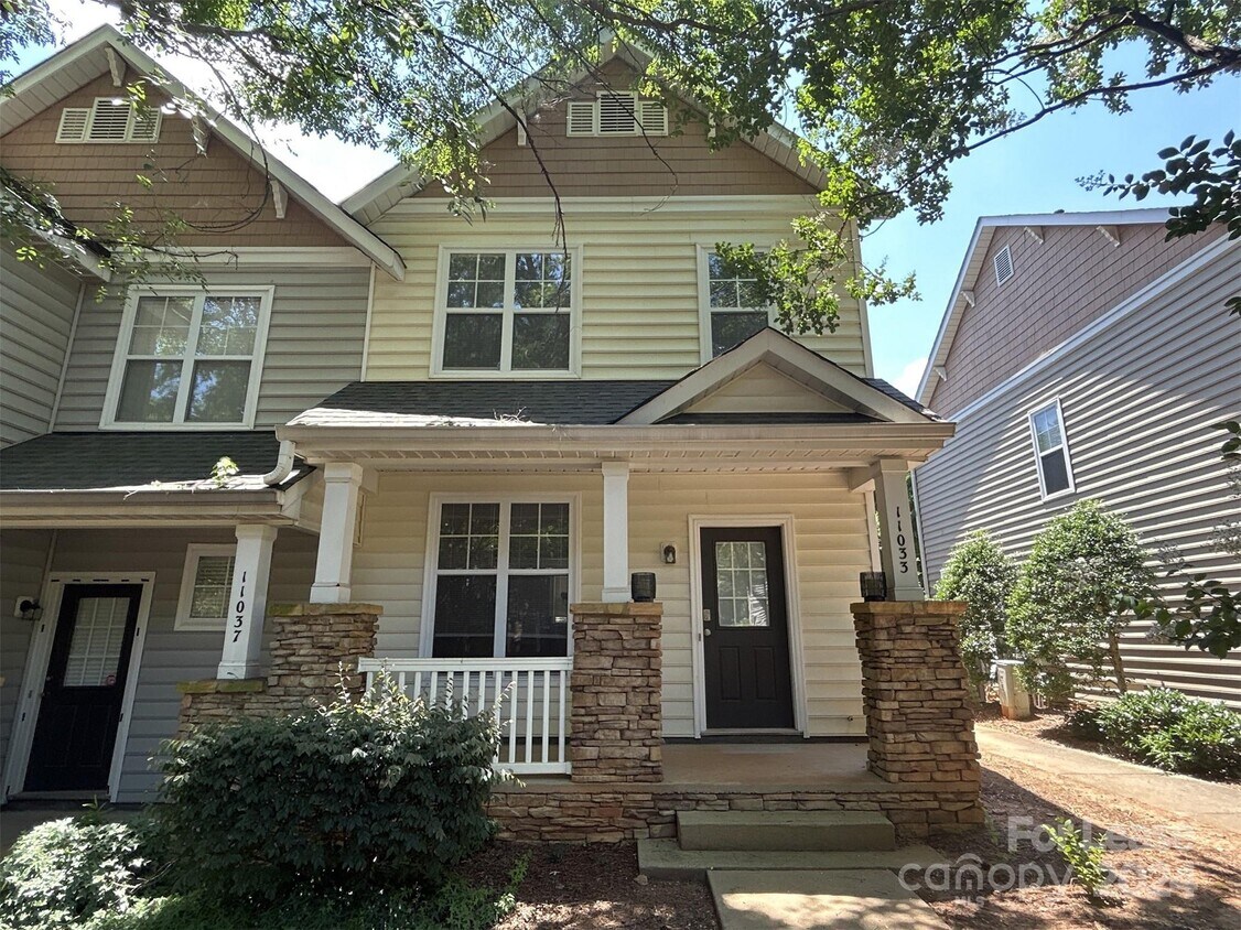 Foto principal - 11033 Dundarrach Ln