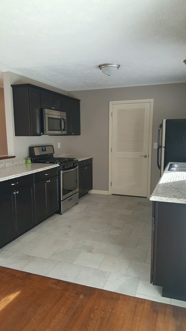 Foto del edificio - 933 Fitzpatrick Rd