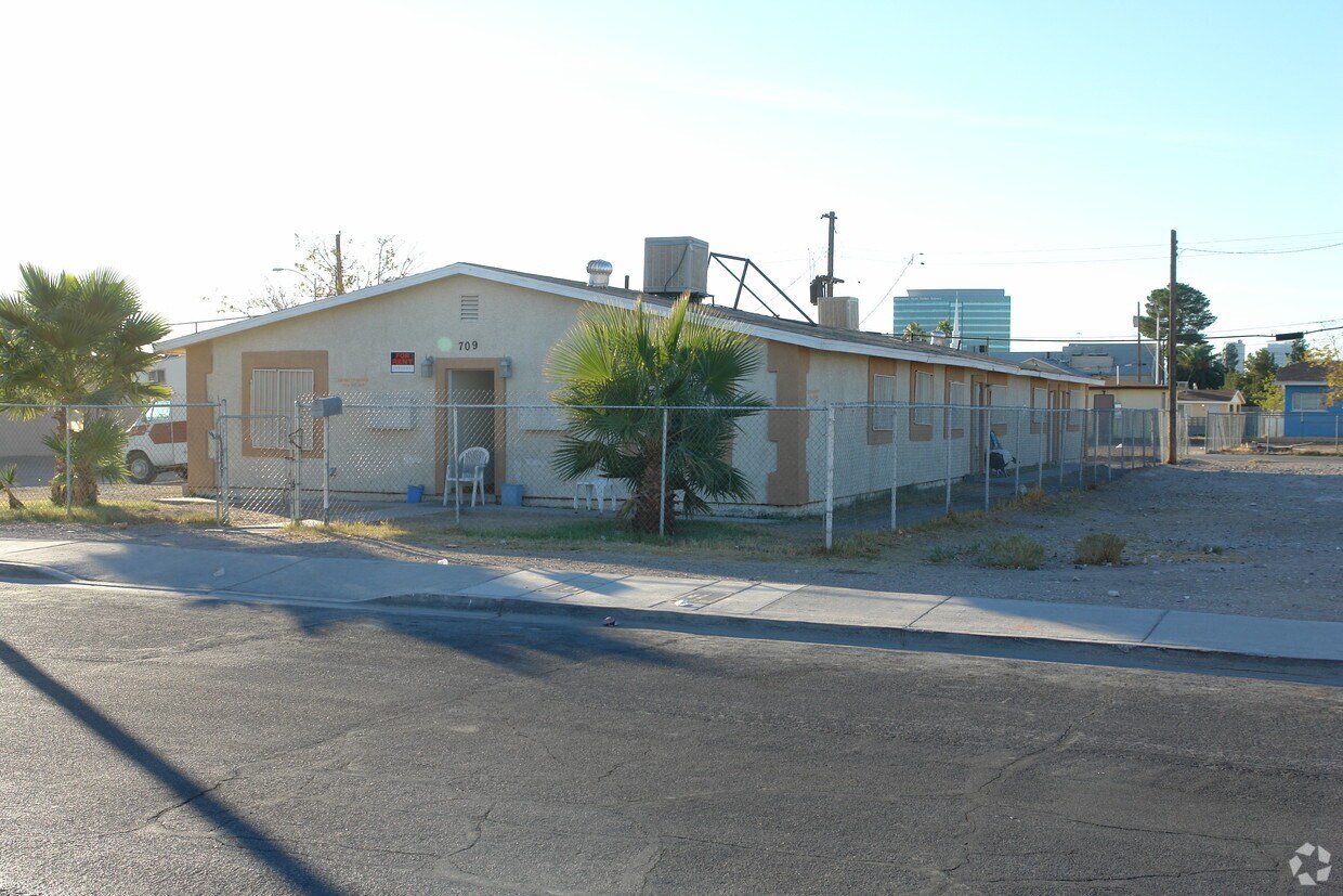 Primary Photo - 709 Jefferson Ave