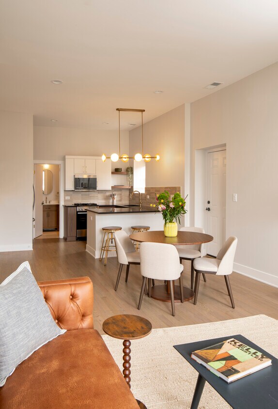 Foto principal - 2119 N Clark St