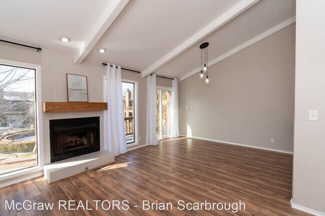 Building Photo - 2 br, 2 bath House - 2821 E 90th St #11
