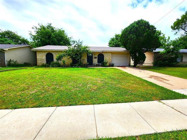 Building Photo - 912 Springwood Dr