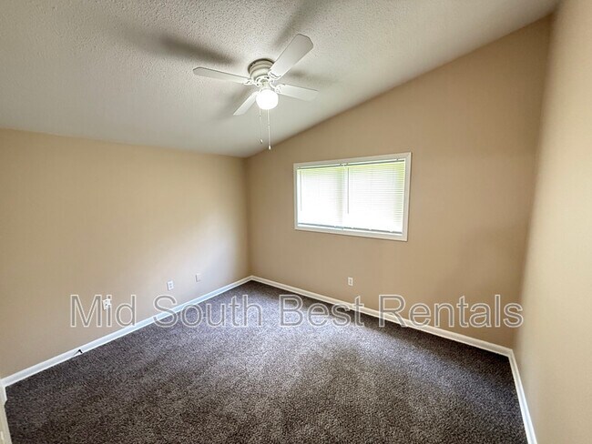 Building Photo - 717 Northaven Dr