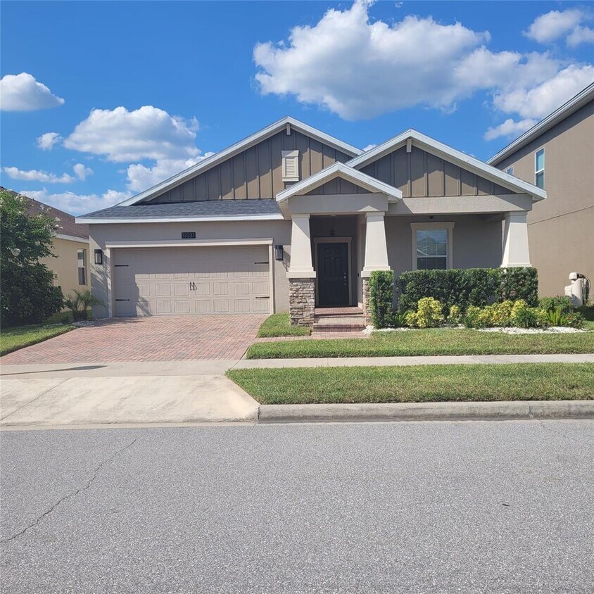 Foto principal - 11031 Redbud Woods Ln