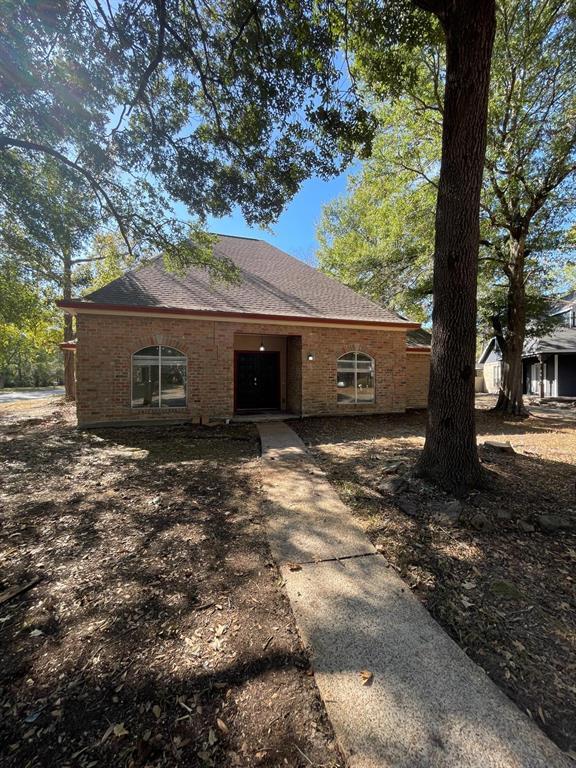 Foto del edificio - 3327 Lakehaven Dr