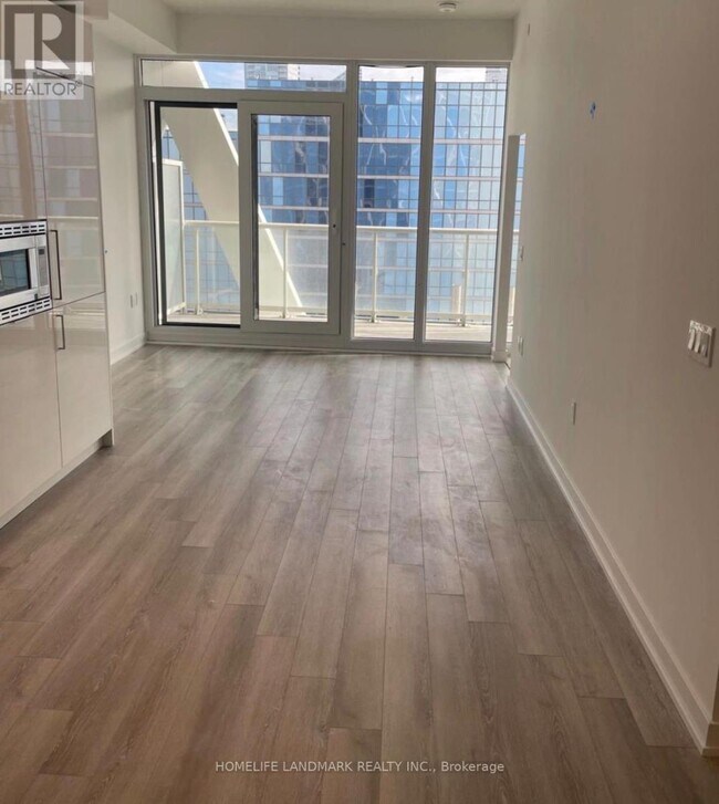 Photo du bâtiment - 230 Simcoe St
