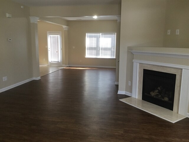 Building Photo - 941 Garrison Rd